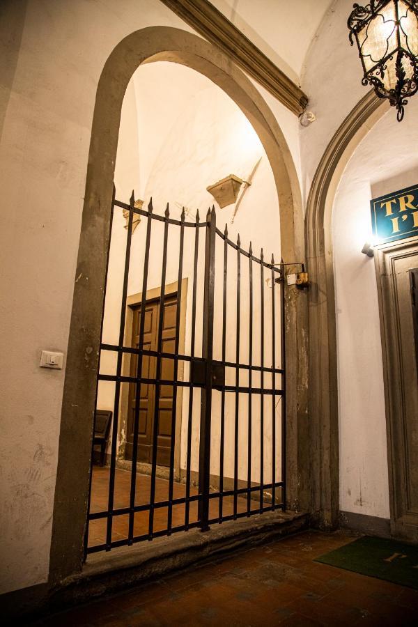 Studio In Tornabuoni Within A Renaissance Building Appartement