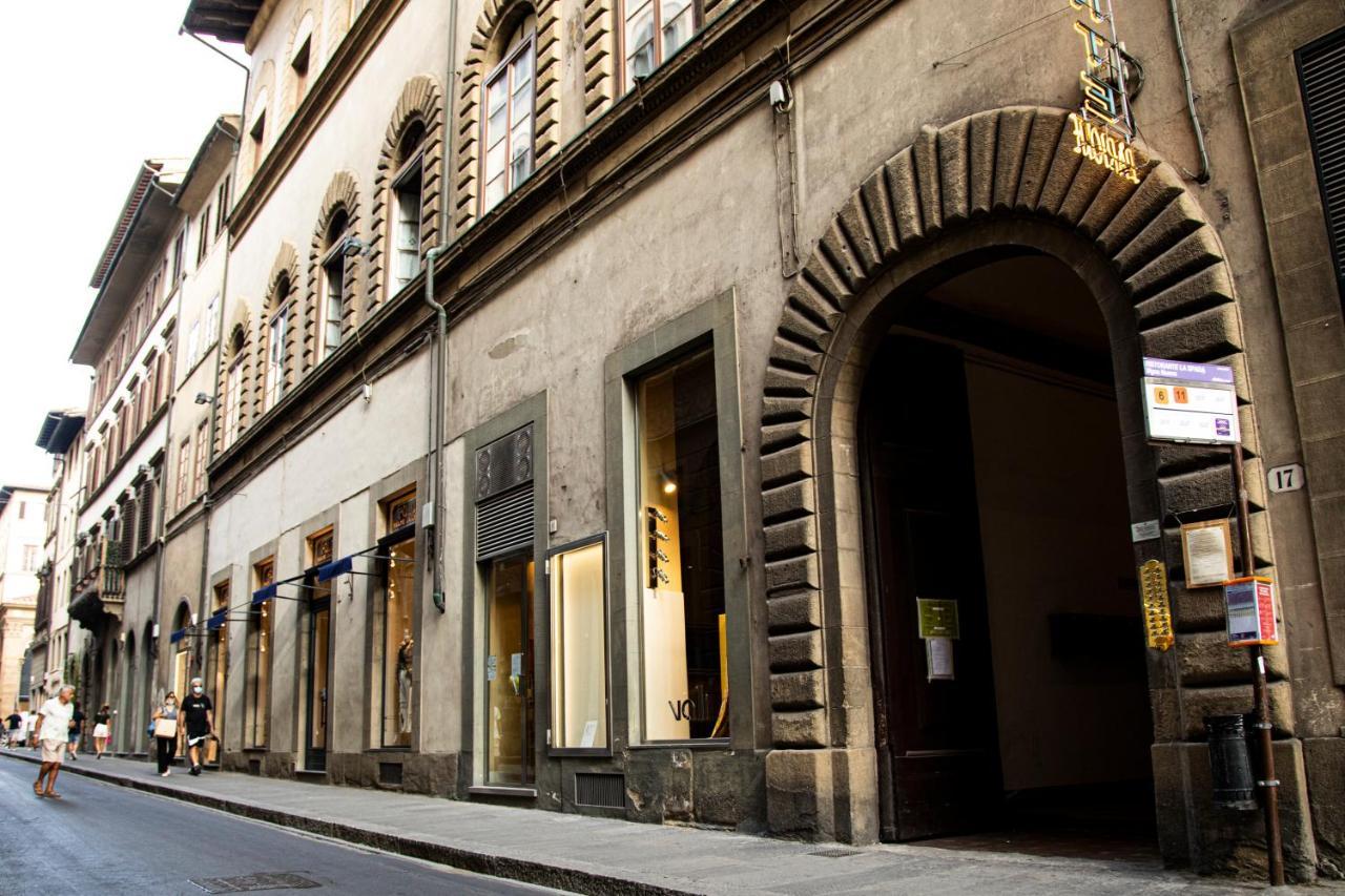 Studio In Tornabuoni Within A Renaissance Building * Florenz